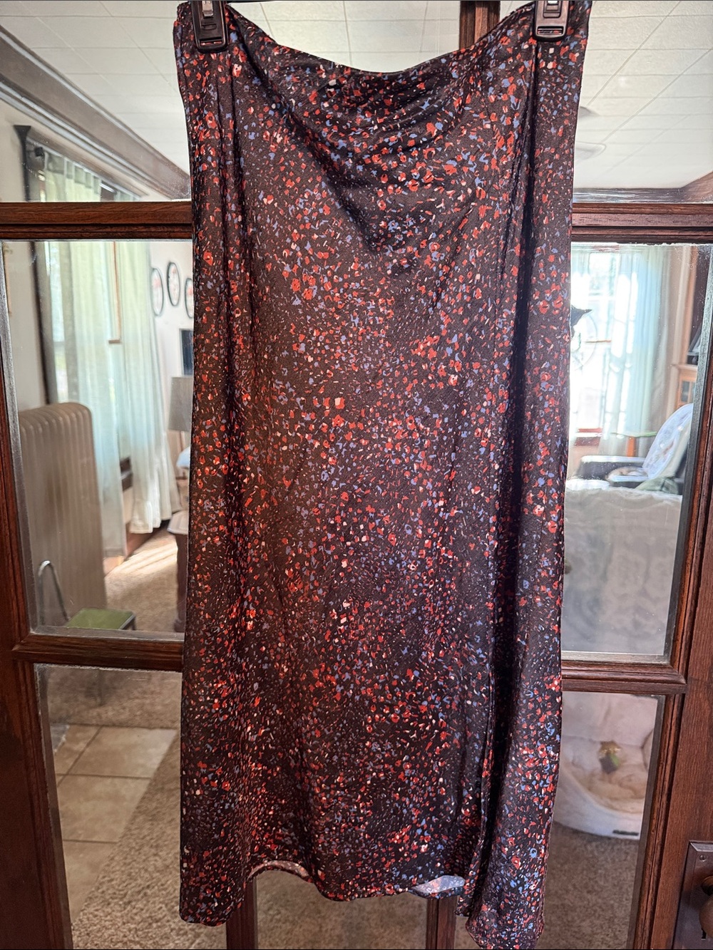 Time and Tru Womens Abstract Speckled Print Satin Midi Slip Skirt Black Red Blue